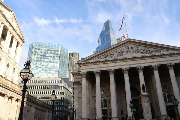 Les solutions : banque d'investissement france