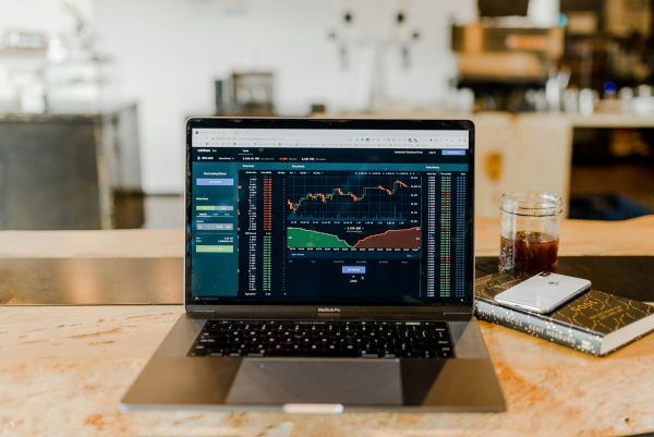 Les solutions : cm-cic investissement