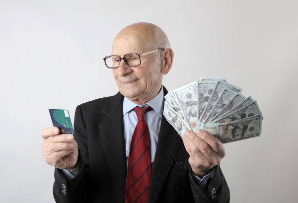 Les solutions : crédit d’impôt pour les retraités non imposables.